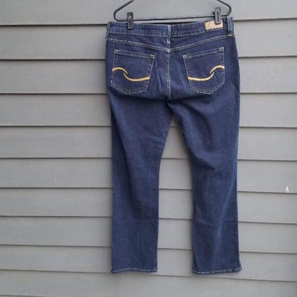 Levi's Signature Mid Rise Straight Jeans Size 14 - Picture 9 of 10